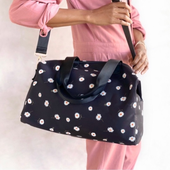 Daisy print duffle travel bag▪️ - Picture 11 of 16